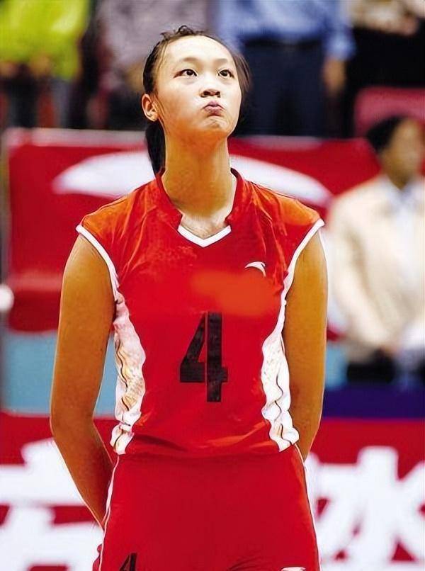 从20世纪90年代的孙悦到21世纪初的薛明,她都是中国女排的美女代表.