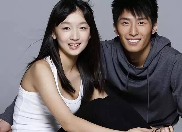 背刺闺蜜,陪睡换资源,从金马影后到全网群嘲,周冬雨为何遭唾弃_马思纯