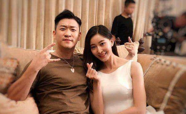 曹云金前妻穿时尚秀美腿 ,cos服务员,网友:跟曹云金白瞎了_唐婉_视频