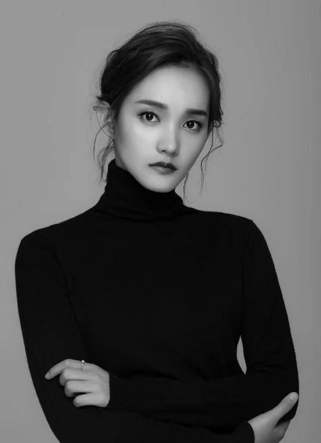 完美关系:洪佳宁演路易斯被赞未来可期,出道两部剧均合作演技派_卫哲