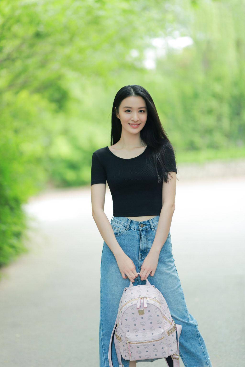 性感女神王楚然身材展示惊艳一众,网友称其为娱乐圈绝对天花板!