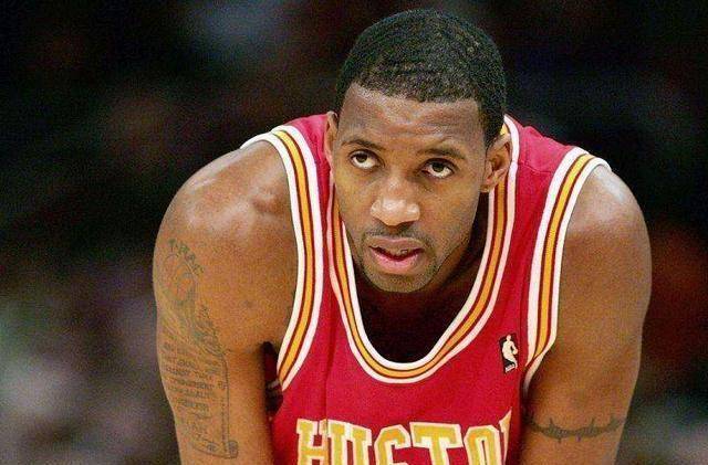 但是事实上,在尼克斯队,老鹰队,活塞队,马刺队这四支球队,其实麦迪都