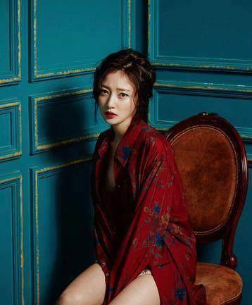 黄轩被曝恋情韩国女友宋昰昀长相清纯_女子_网友_机场