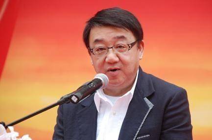 他是张国荣梅艳芳的恩师,他对得起任何人,唯一对不起的是陈百强_小田