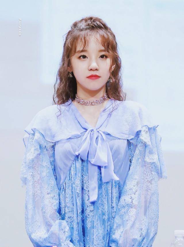 喜欢"羊毛卷"的宋雨琦,挑战优雅波浪卷才叫惊艳,知性御姐范儿_女神