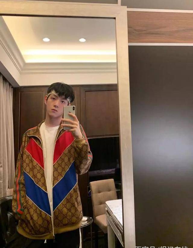 可以说是一枚妥妥的"高富帅"了,并且他与王中磊女儿王文也关系也不错