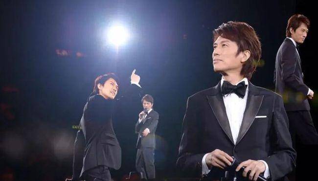 黄子华:30岁退出演艺圈,比肩周星驰,辛酸往事成就一代传奇_母亲_香港