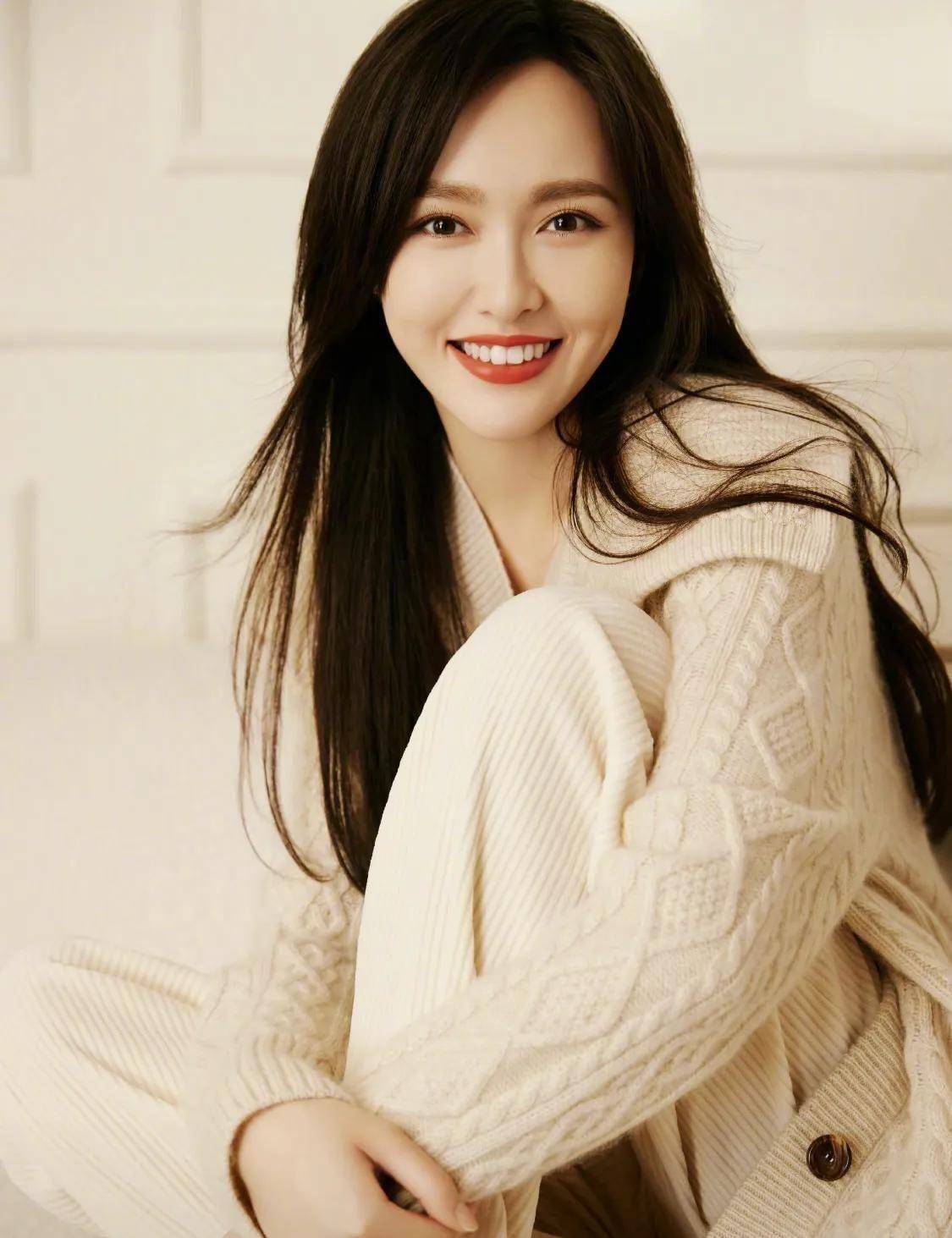 原来唐嫣又演冒险剧了?龚俊被公司抛弃了?梁靖康惹怒球迷?