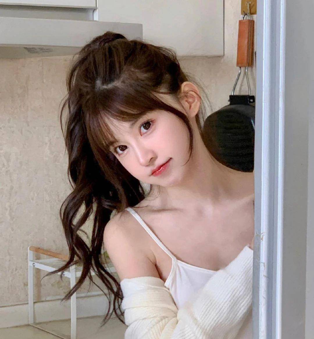 优雅的小姐姐,甜美的邻家女孩,你总喜欢一个人吧?_类型_吸引力_女士