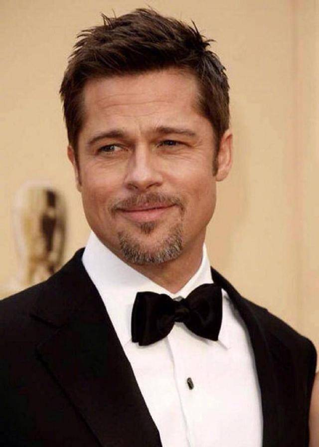 10位欧美男星有无胡子大对比_电影_代表作_瑞安·雷诺兹