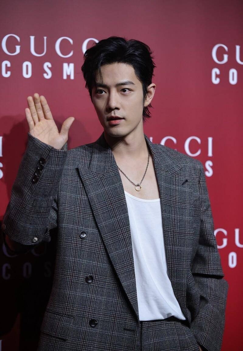 同场时尚盛会的红毯:李宇春是当权女王,倪妮是可盐可甜,肖战帅气又