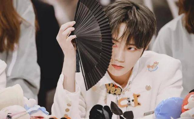 小八卦,李宏毅,李一桐,刘也,喻言_资源_因为_上线