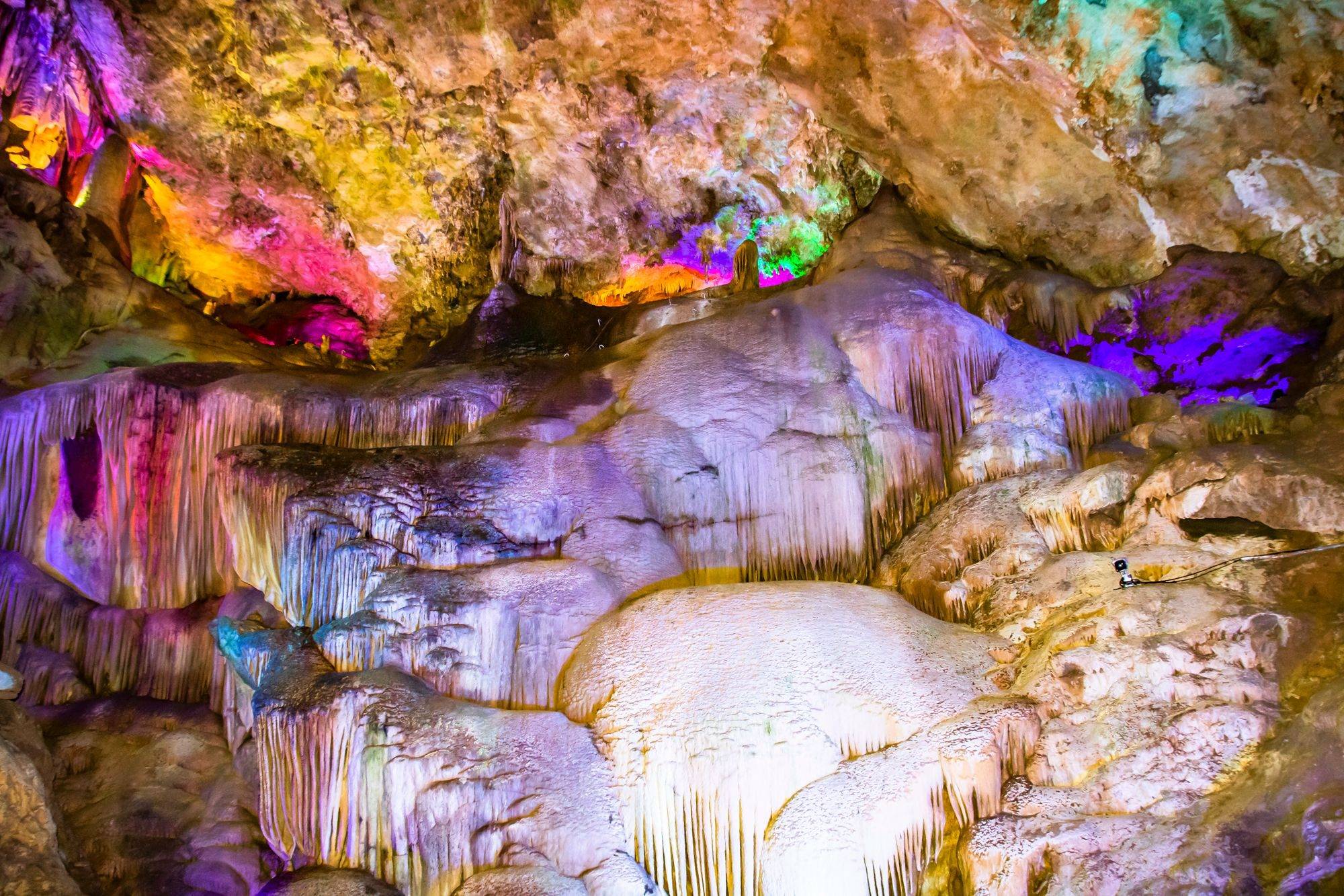洛阳栾川鸡冠洞,被誉为"北国第一洞",洞中凉爽宜人,美如仙境_溶洞