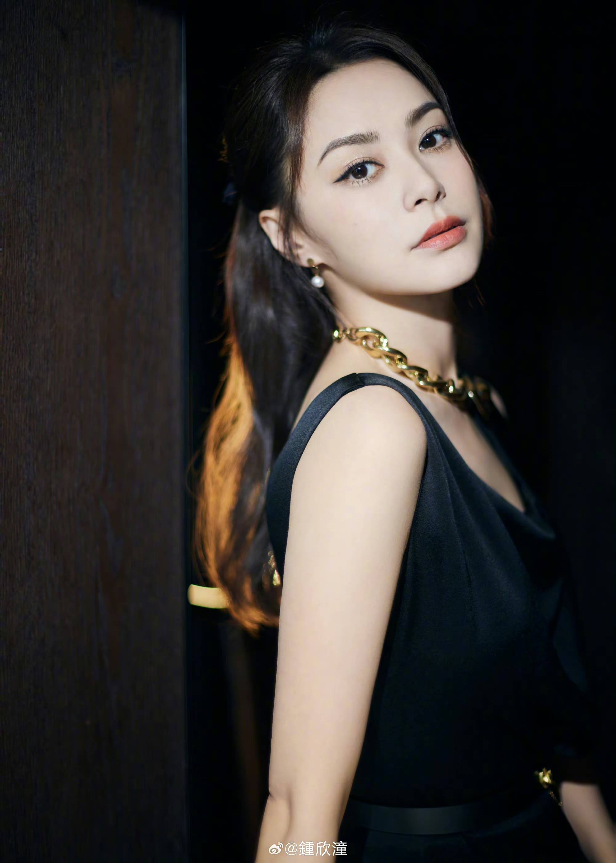 钟欣潼icon网名叫"永不让你失望的脸".网友:这话说的有点大了吧_全场_