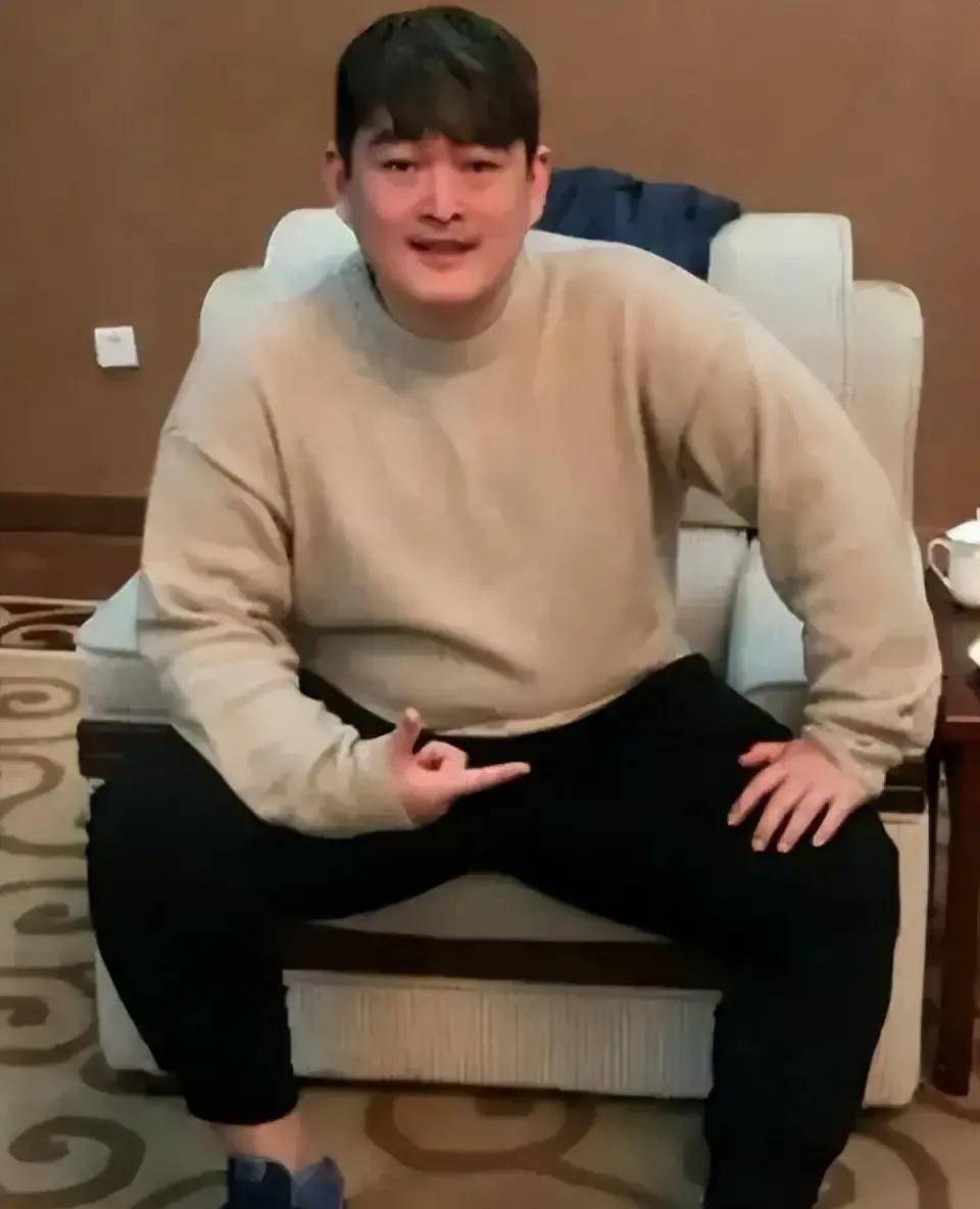 赵本山儿子赵大牛说自己没有什么远大抱负,就是喜欢享受和存点酒_生活