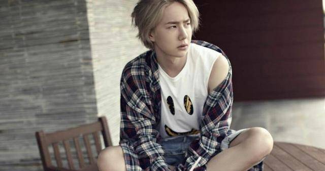 对此大家的反应是这样的认识了一博,粉了一博是我最开心的事情当粉丝