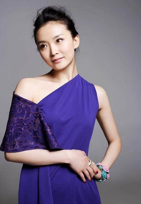 一剧成名后嫁富豪,丈夫是澳籍华人,如今专心做阔太在家相夫教子_王艳