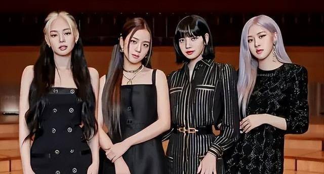 blackpink是一个四人女团,她们的成员之间有着很好的