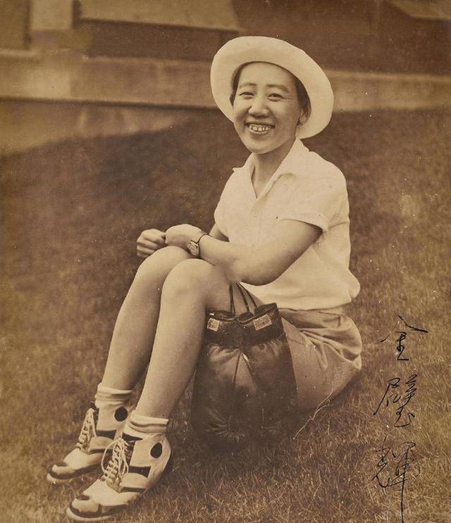 川岛芳子生死之谜:用10根金条换来孝女替死,隐姓埋名多活30年?