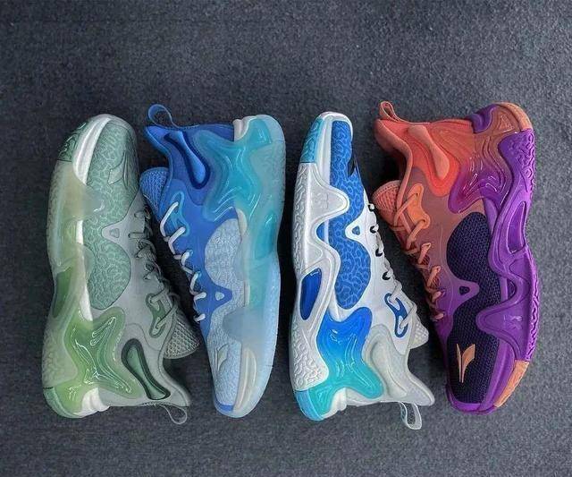 还印有361°的"别克"老标,和lava二代一同出镜的还有文化篮球鞋版本