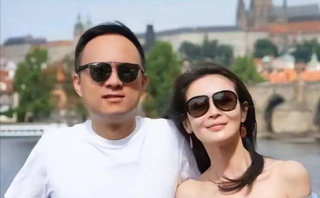 不仅老公,自己的父母以及公婆都持着支持的态度,于明加的婚姻幸福不光