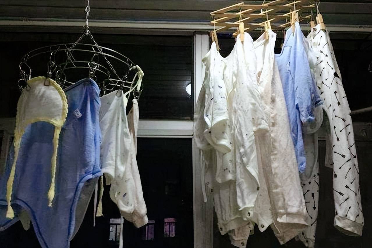 特别是现在很多城市雾霾比较严重,如果晚上衣服还在外面,就容易落上有