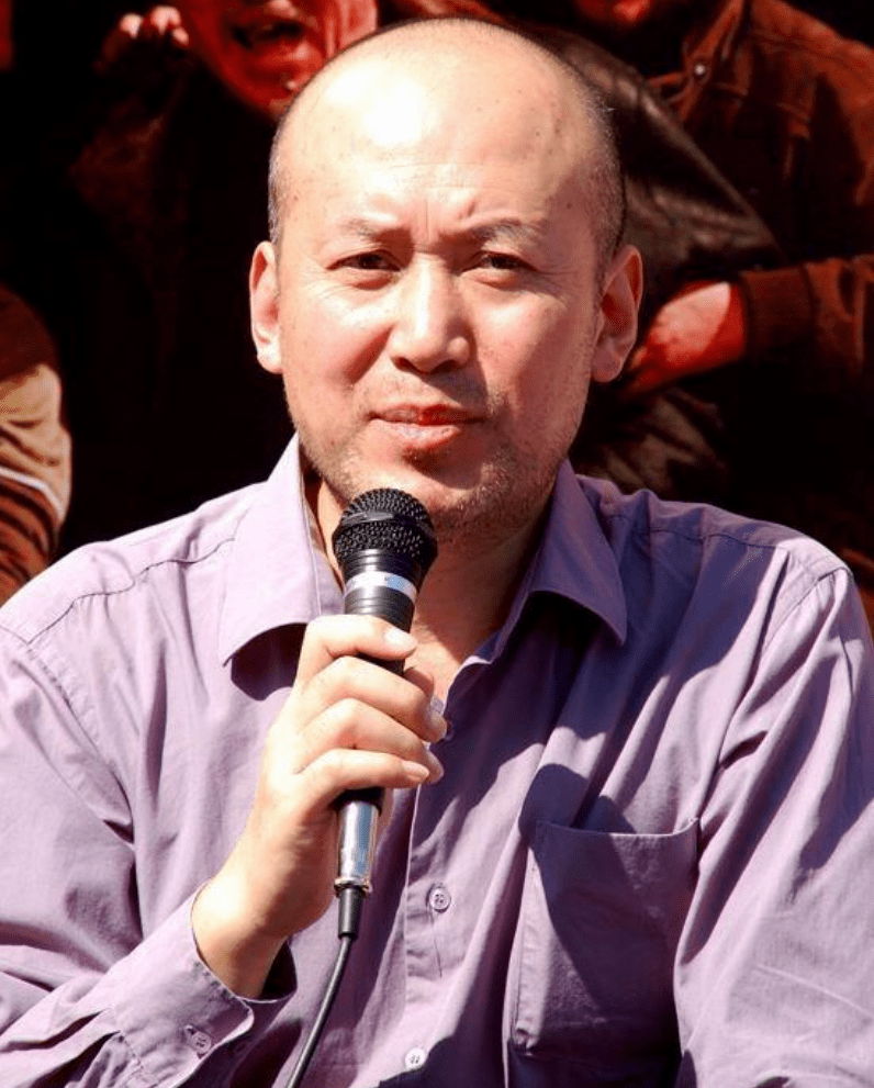 在兼顾好感情的同时,郭达还把他的儿子郭晓光培养得特别好,虽说他年轻