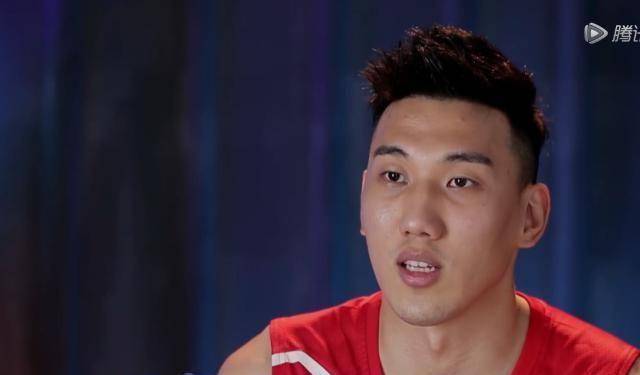 《我要打篮球》李明伦淘汰吴楠,场上行为惹争议,给邓伦书豪招黑_比赛