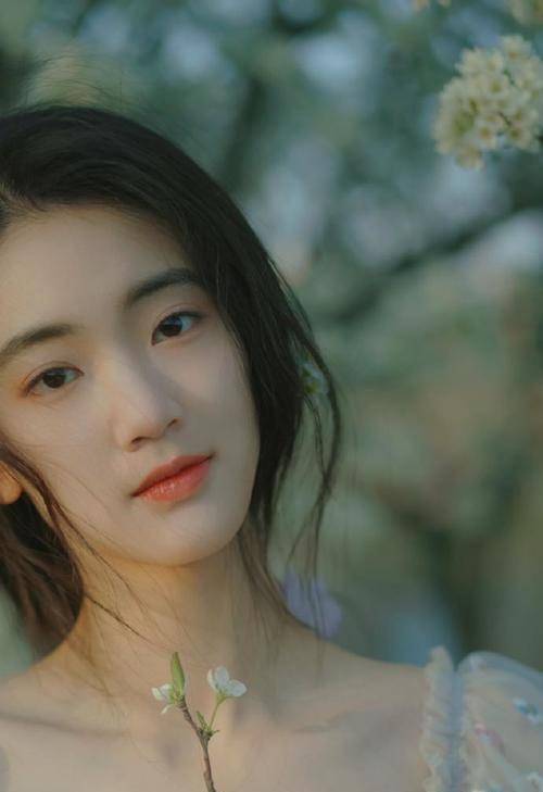 中央戏剧学院美女徐世昕可爱美照欣赏,真漂亮