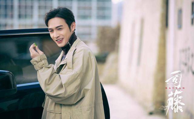 《司藤》里面的擎天树是谁?这部剧还有哪些演员?_剧中_秦放_自然