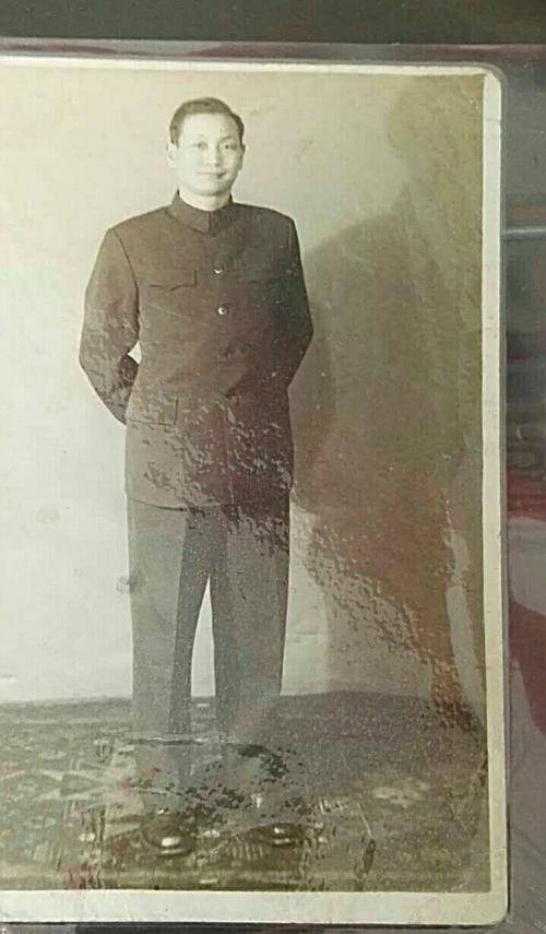 蒋润观,张晓冰,蓝文兆,韦统泰1955年被授予大校军衔,1964年晋升为少将