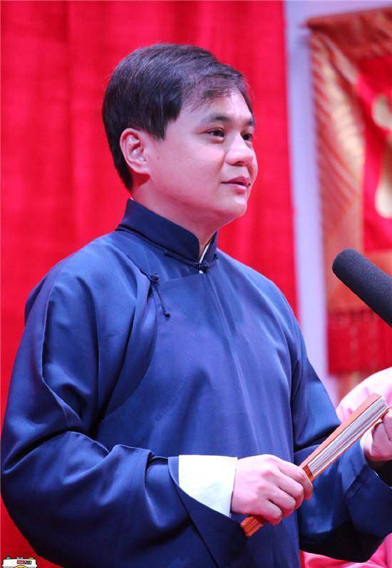 岳云鹏晒高考成绩单,被孙越高峰刘筱亭砸挂,尚筱菊却求生欲满满_师父