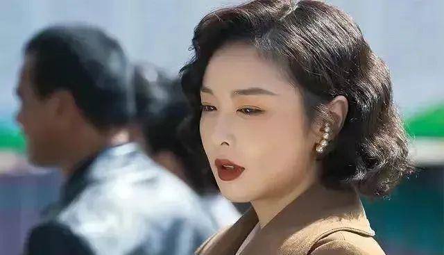 中年爆火的高叶,还是走上了张小斐的老路_流量_实力派_资源