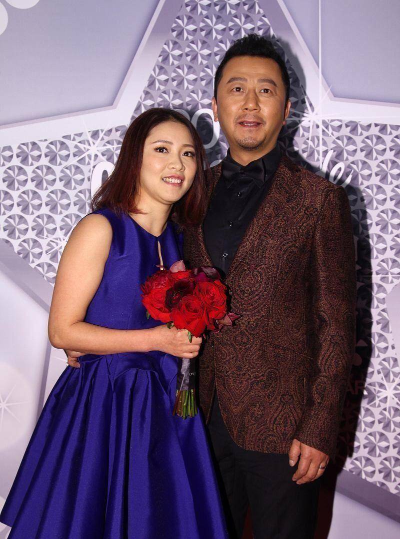 几年前曾在《爸爸去哪了》中的"石头"如今15岁了,身高直追父亲_郭涛