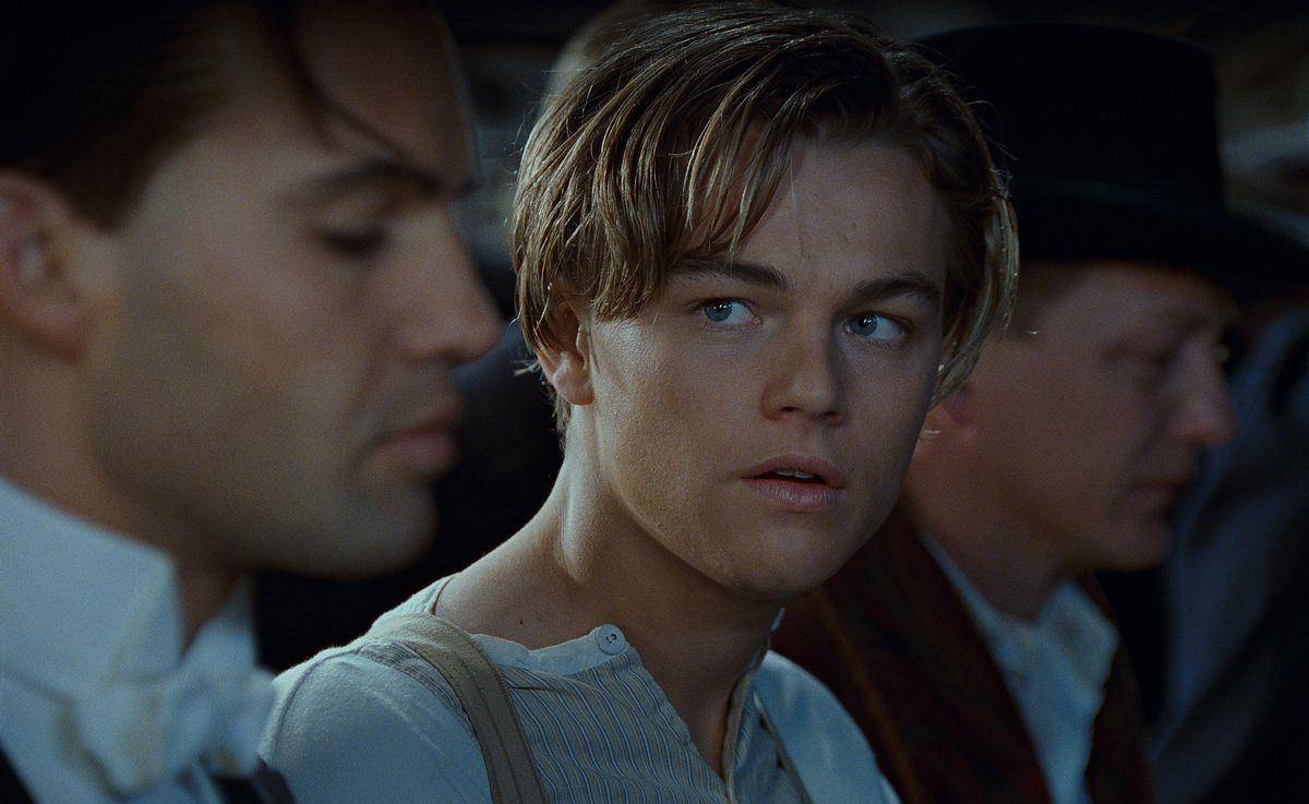 电影《泰坦尼克号》中,莱昂纳多展现出了,什么是爱情最美的一面