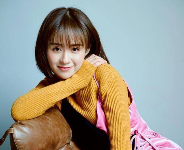 90后郑合惠子俏皮短发配上纯色毛衣,清新美颜照片曝光_古装_喜剧_小爱