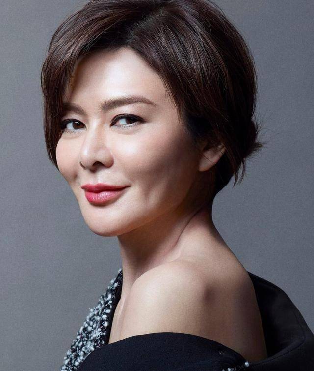 56岁的她风采依旧,曾是香港第一美女,不料感情生活确成这样_关之琳