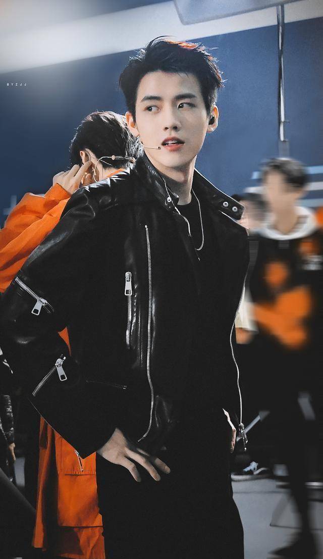 演员任豪缺点啥_精英_团队_演出