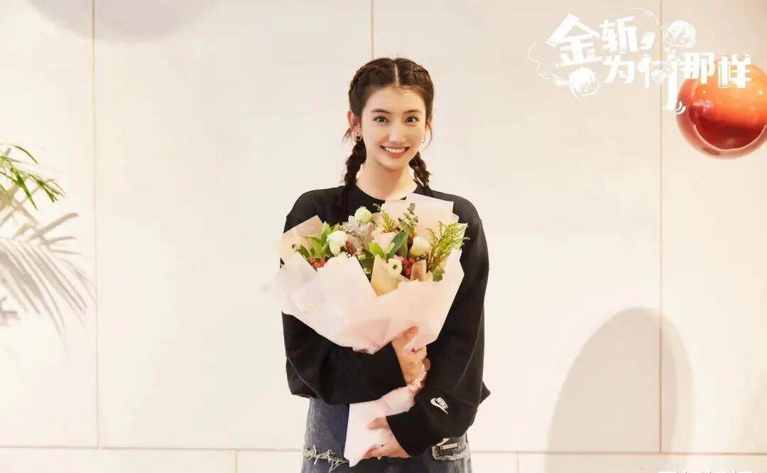 还是个03年新疆妹子,参加过《封神》海选_米娜_谢乔_杨澄
