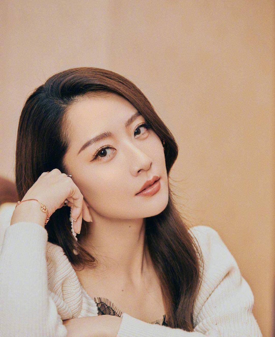 人霍汶希回应高定事件,造型外包,第三方已向白冰道歉_品牌_团队_礼服