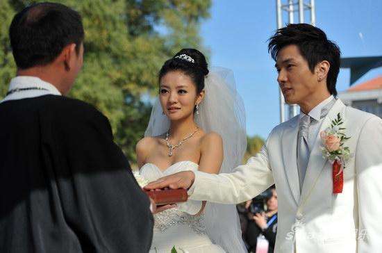 安以轩:42岁她真没阔太命,两任前任被"人"抢,老公给前妻17亿_陈荣炼