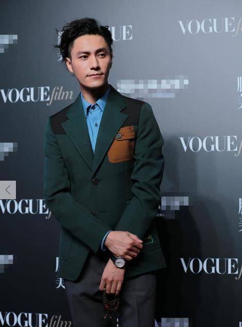 罗晋,黄轩,张鲁一,佟大为,靳东,陈坤,冯绍峰……其中,罗晋有一番大男