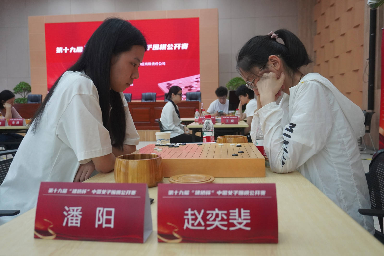 建桥杯於之莹力战胜王爽 明日与李赫争夺4强席位_鲁佳_晨星_本赛