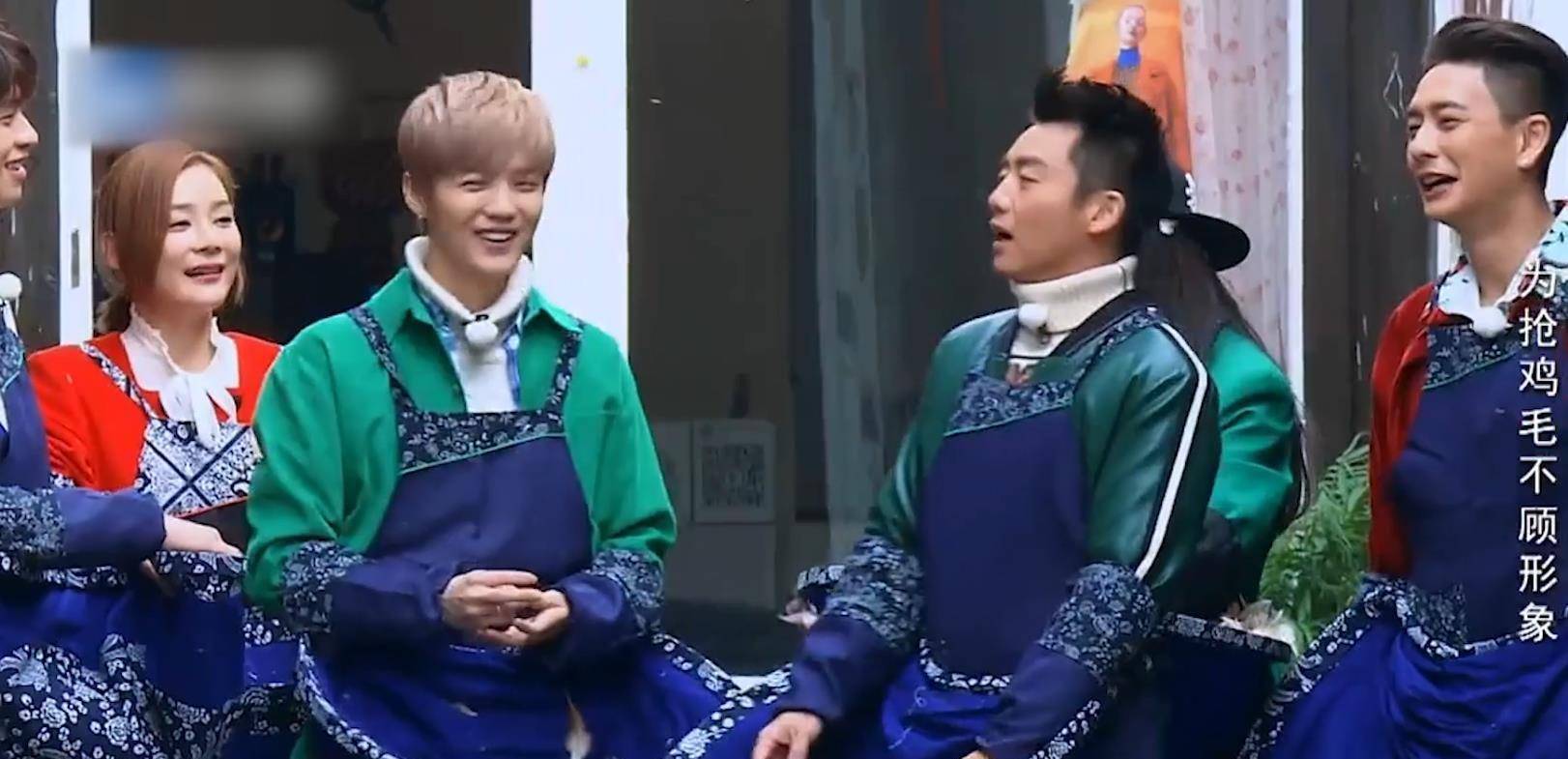 参加完黄晓明杨颖婚礼,王俊凯狂写百字日记,现场究竟有多抓马?