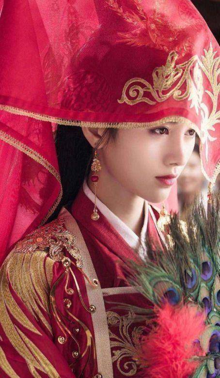 当红女星同样是"古装新娘妆",杨幂,热巴,鞠婧祎谁更惊艳?