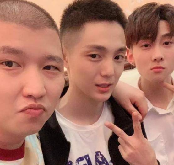 继辛巴假一赔十后,网红二驴紧急下播道歉_燕窝_事情_职业