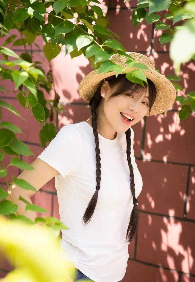 34岁马思纯和30岁男友张哲轩官宣恋情,这对"恋爱"曾遭亲人蒋雯丽反对