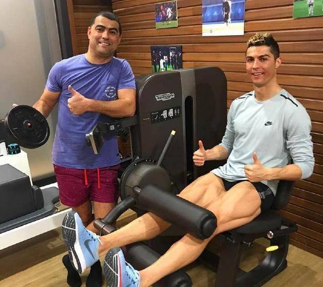 c罗在决赛中被帕耶撞倒,无奈被换下.