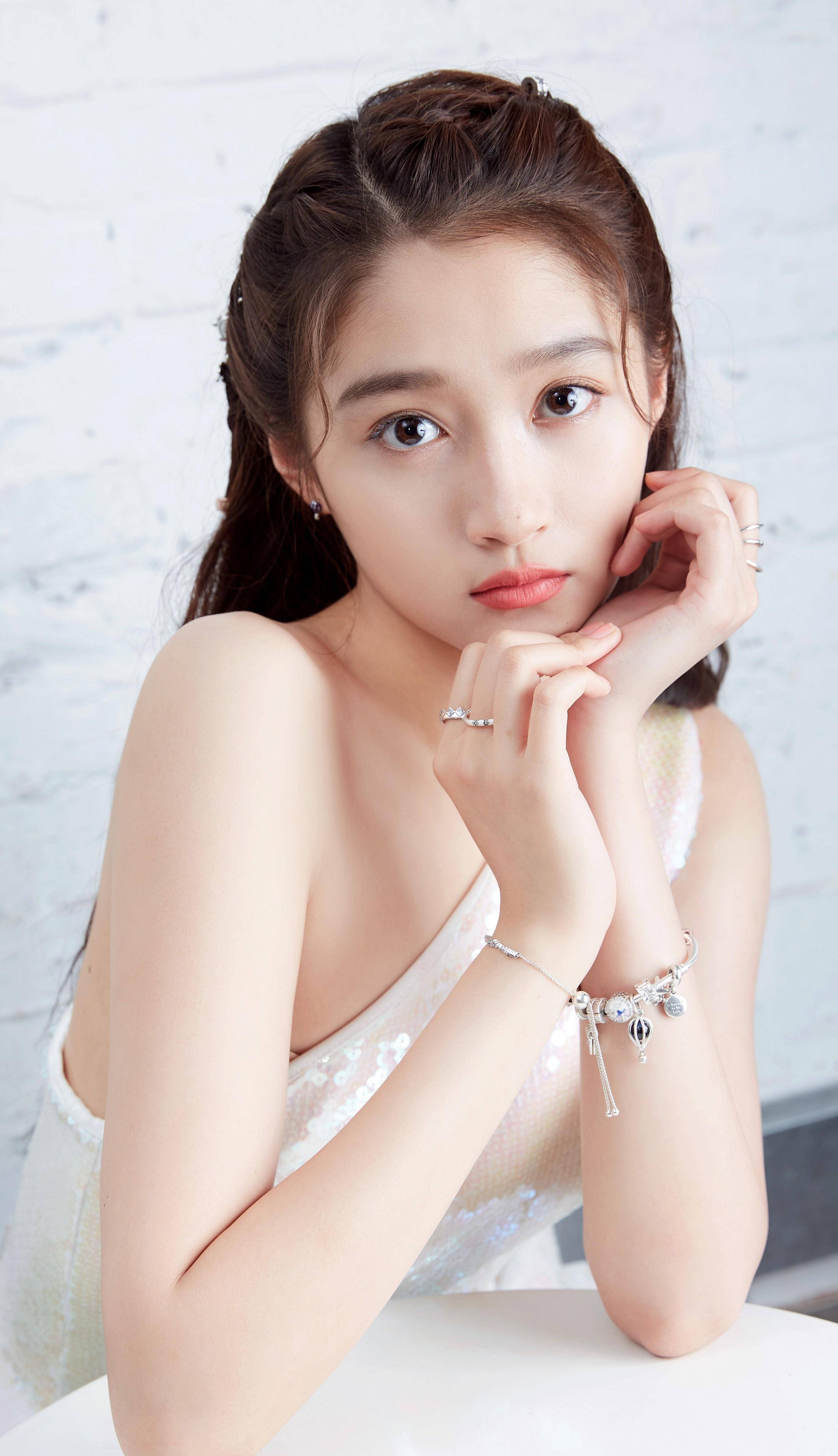 关晓彤和鹿晗,这次是真的吗?_消息_网友_因为