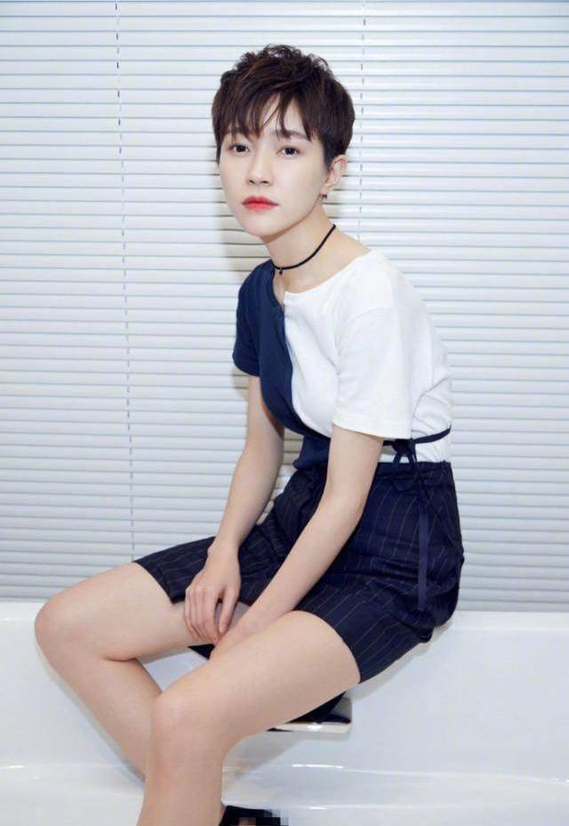 短发女生怎么搭配衣服学学焦俊艳和蒋勤勤!_西装_上衣_感觉